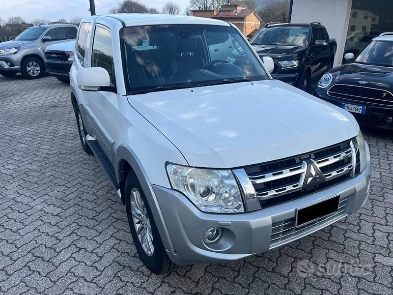Usata Mitsubishi Pajero Instyle 200 CV (147 kW) 2012 Bianco SUV
