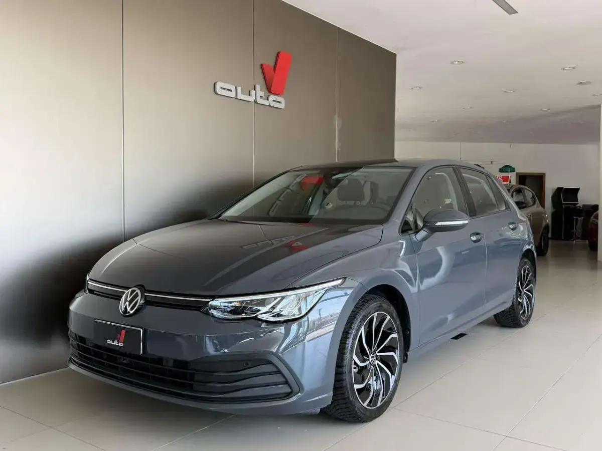 Usata VW Golf VIII Life 110 CV (80 kW) 2023 Grigio scuro Berlina