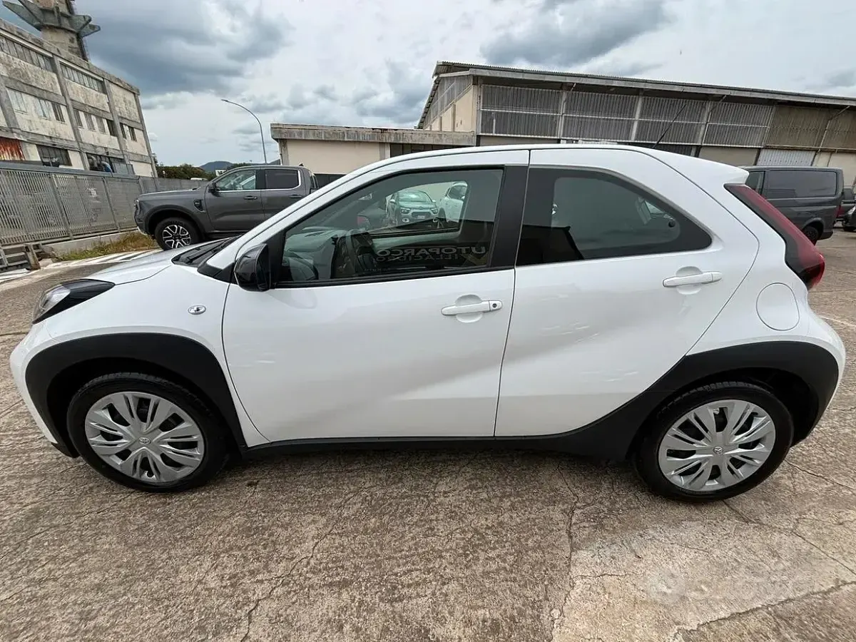 Usata Toyota Aygo X Active 72 CV (52 kW) 2024 Bianco SUV