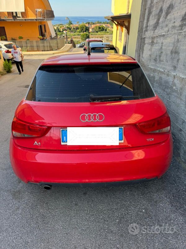 Usata Audi A1 105 CV (77 kW) 2010 Rosso Utilitaria