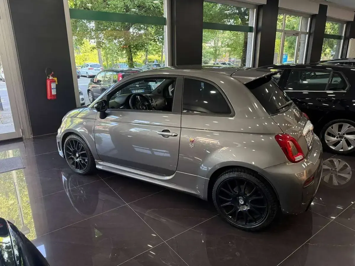 Usata Abarth 595 Pista 165 CV (121 kW) 2020 Grigio Utilitaria