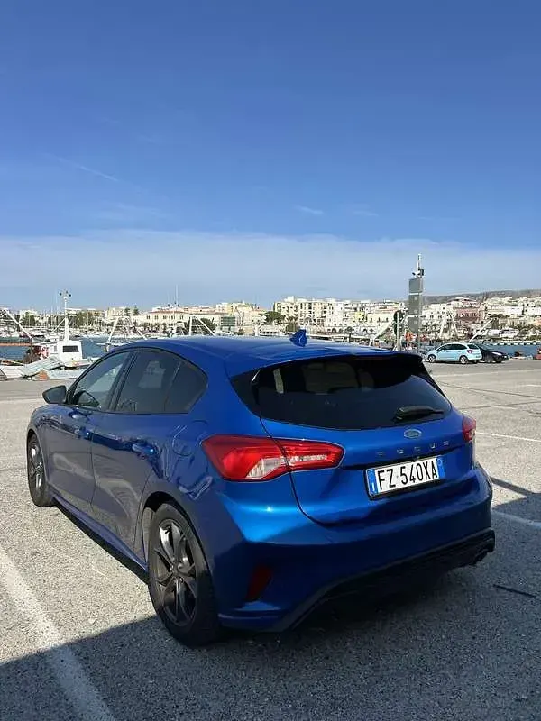 Usata Ford Focus ST-Line 120 CV (88 kW) 2020 Blu Berlina