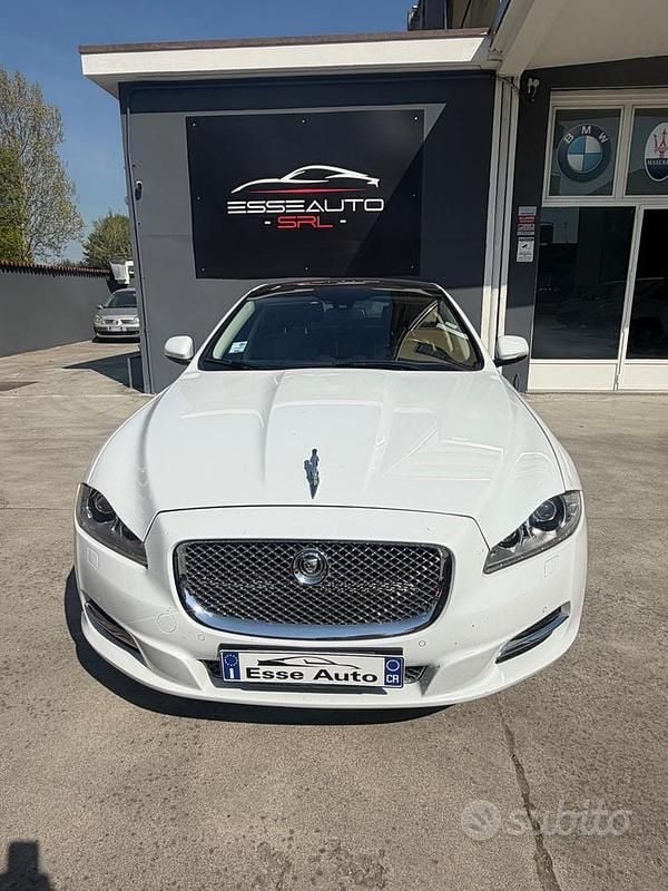 Usata Jaguar XJ 275 CV (202 kW) 2013 Bianco Berlina