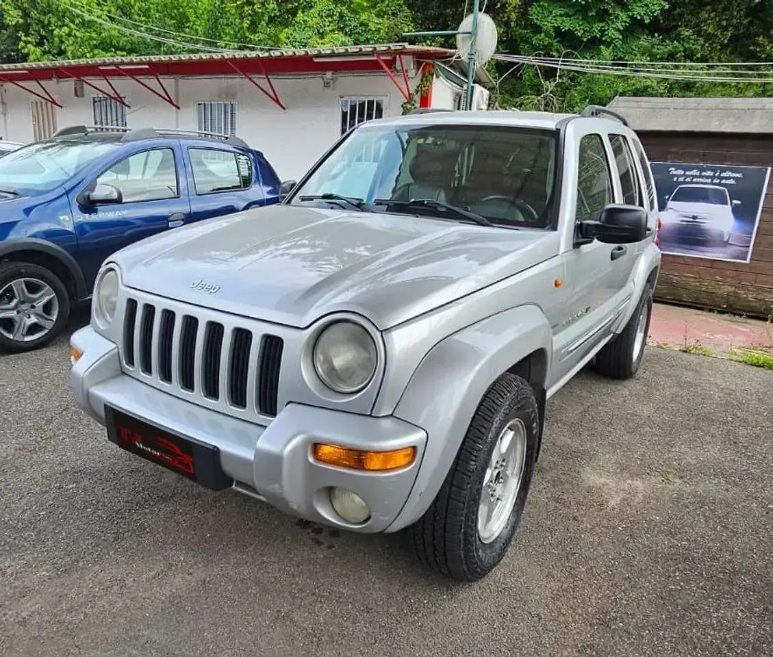 Usata Jeep Cherokee Limited 211 CV (155 kW) 2004 Argento SUV