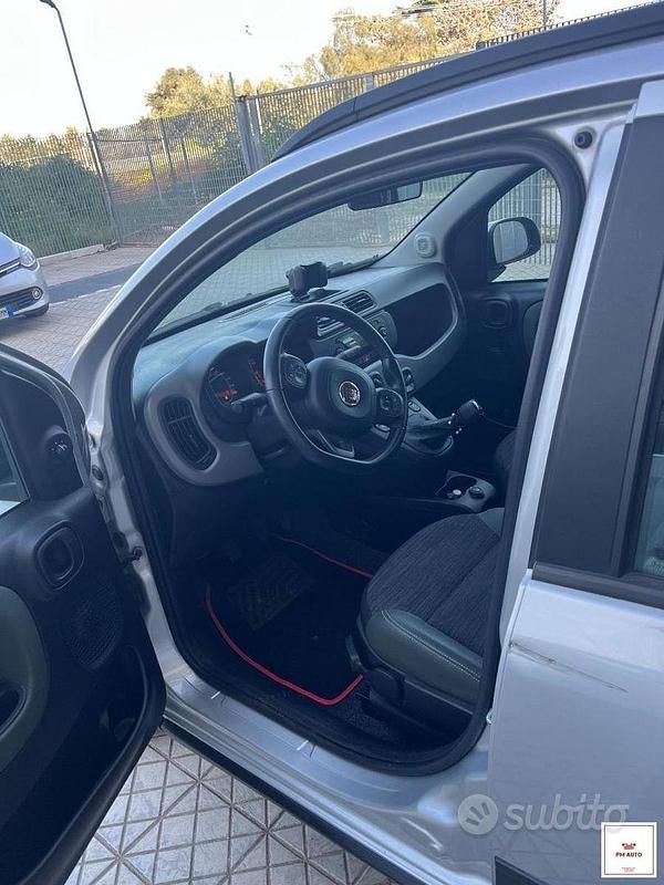 Usata Fiat Panda 4x4 S 79 CV (58 kW) 2017 Grigio chiaro Utilitaria