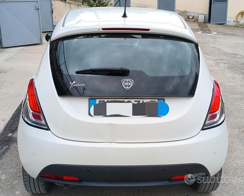 Usata Lancia Ypsilon S 69 CV (50 kW) 2019 Bianco Utilitaria