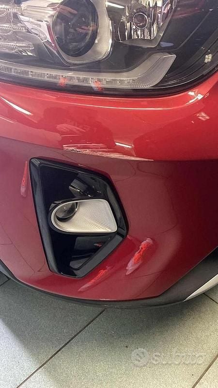 Usata Kia Stonic Style 100 CV (73 kW) 2018 Rosso SUV