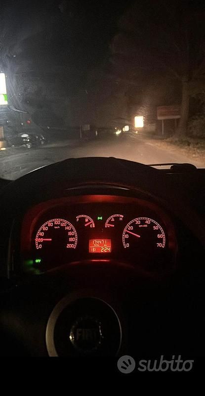 Usata Fiat Punto 75 CV (55 kW) 2006 Grigio Utilitaria