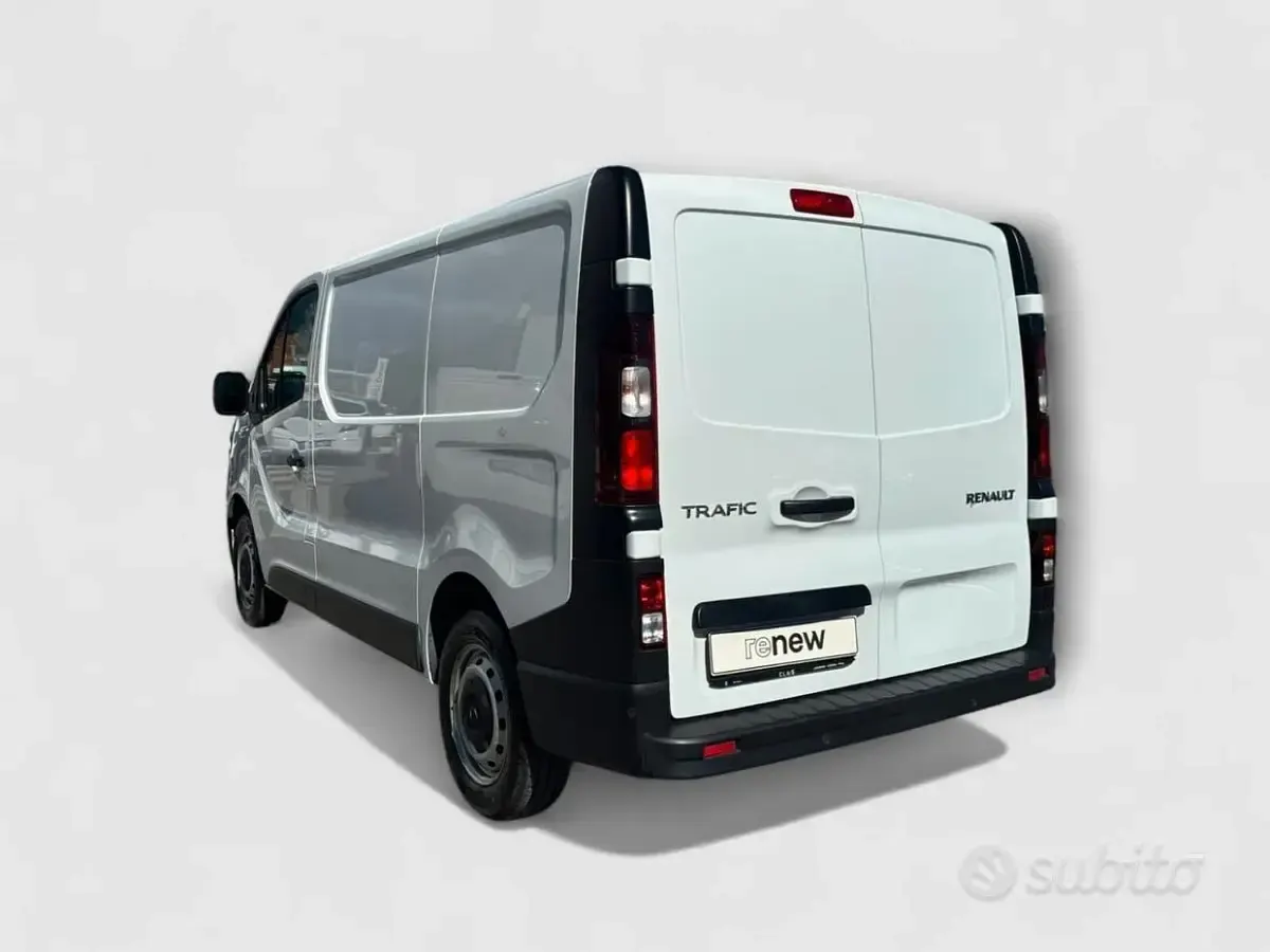 Usata Renault Trafic 110 CV (80 kW) 2024 Bianco Monovolume