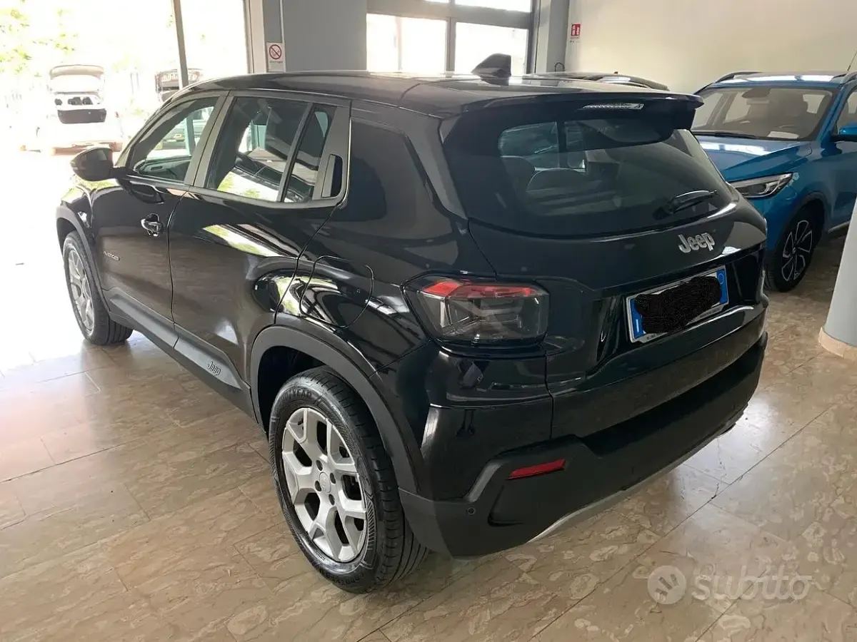 Usata Jeep Avenger Altitude 101 CV (74 kW) 2024 Nero SUV