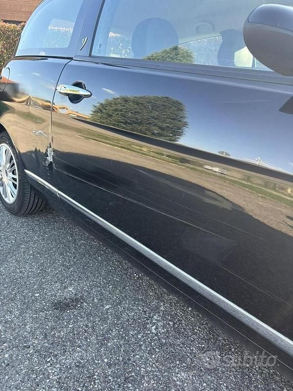 Usado Lancia Ypsilon 60 HP (44 kW) 2008 Preto Citadino