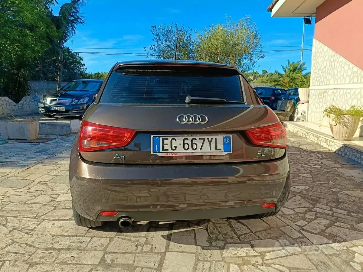 Usata Audi A1 Ambition 105 CV (77 kW) 2011 Marrone Utilitaria