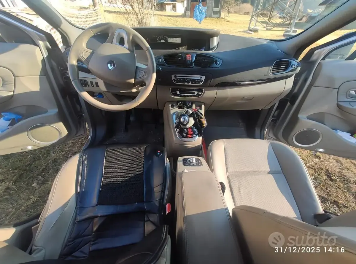 Usata Renault Scenic E-Tech 130 CV (95 kW) 2011 Grigio Monovolume