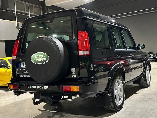 Usado Land Rover Discovery 2 Vogue 185 HP (136 kW) 1999 Preto SUV