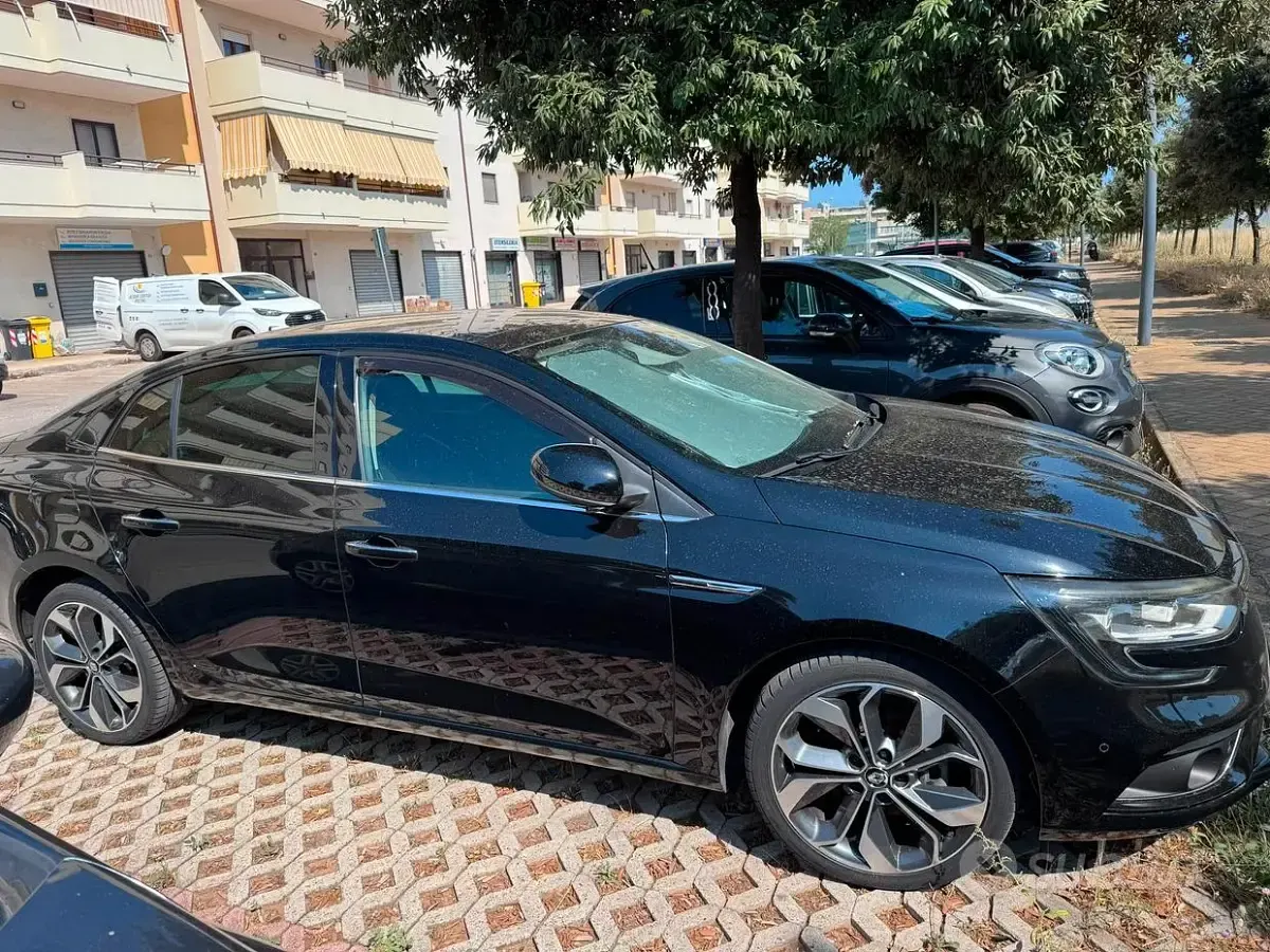 Usata Renault Mégane IV 131 CV (96 kW) 2017 Nero Berlina