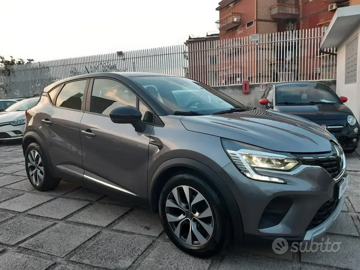 Usata Renault Captur Life 101 CV (74 kW) 2020 Grigio SUV