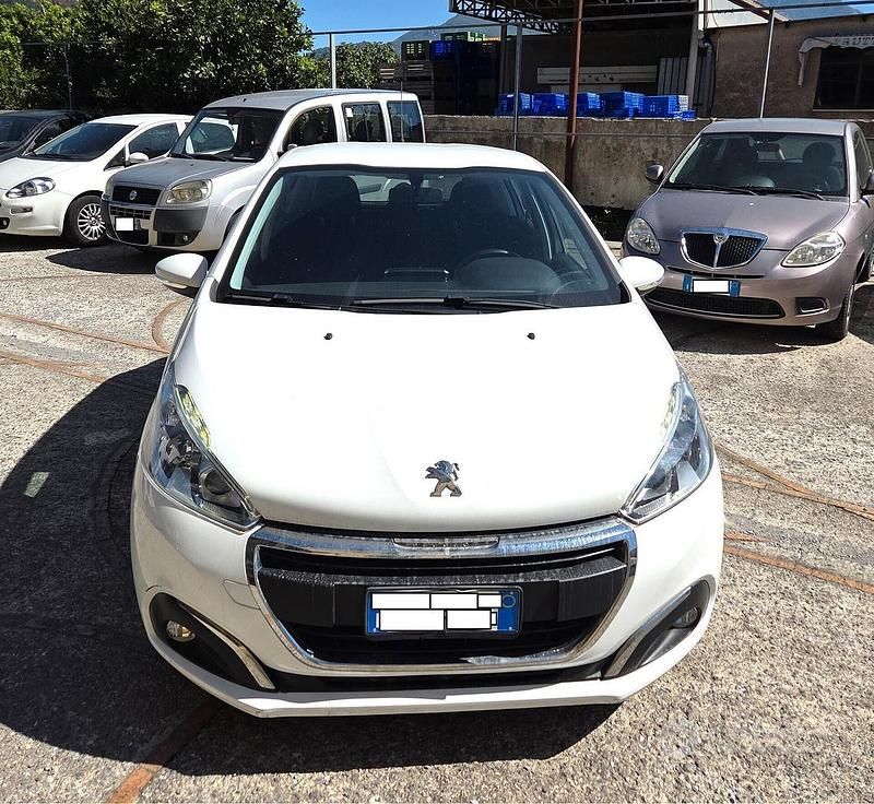 Usata Peugeot 208 75 CV (55 kW) 2017 Bianco Utilitaria