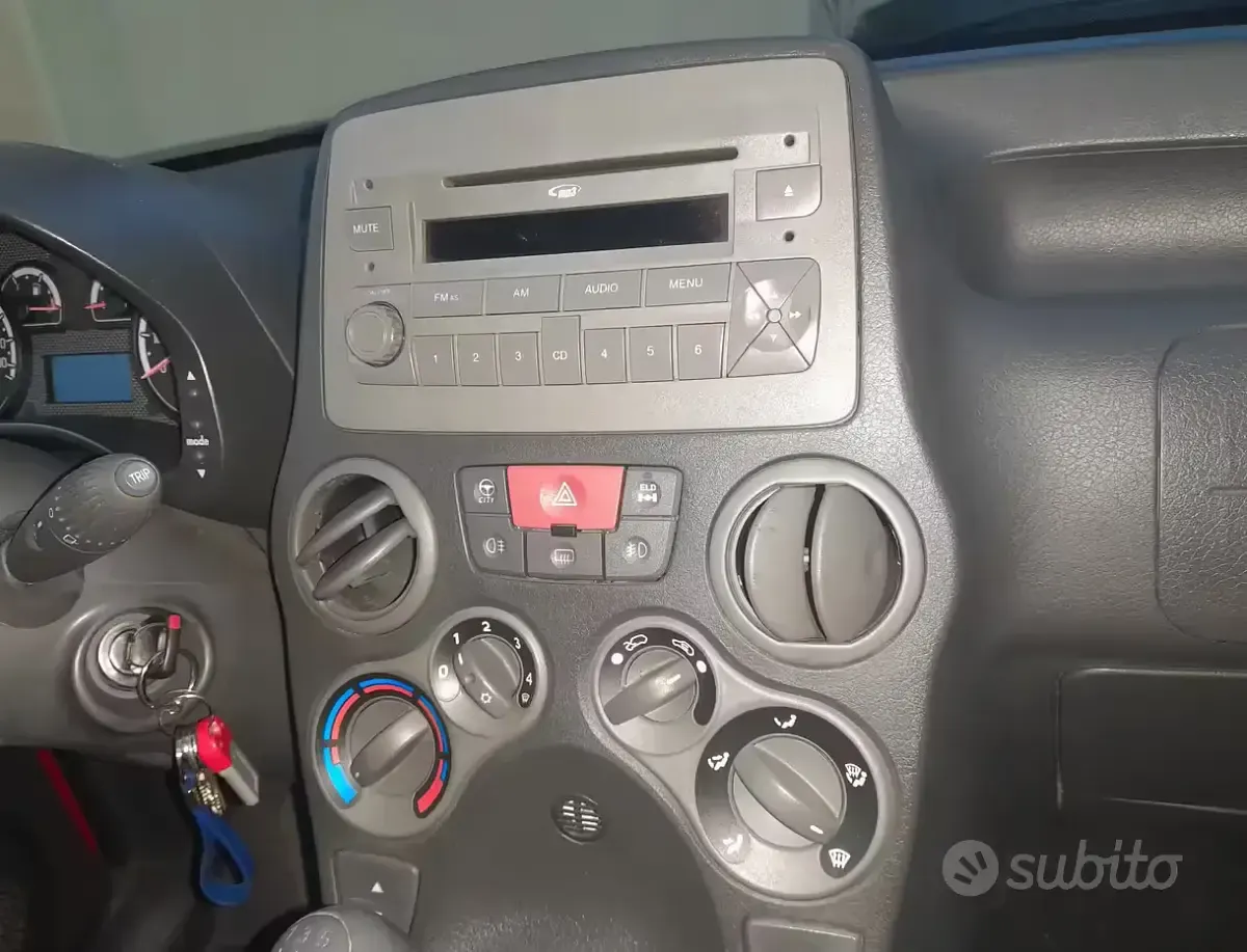 Usata Fiat Panda 4x4 69 CV (50 kW) 2011 Rosso Utilitaria