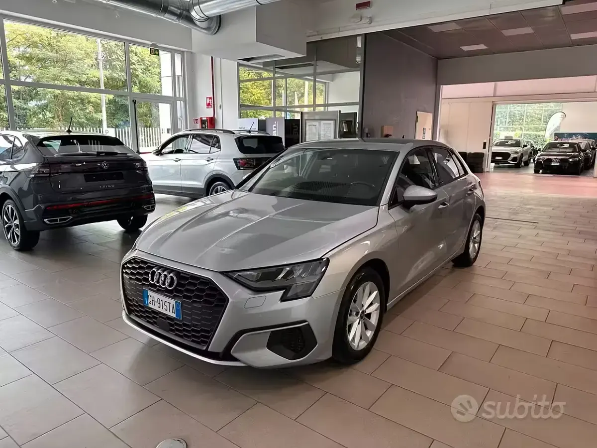 Usata Audi A3 Business 116 CV (85 kW) 2022 Grigio Berlina