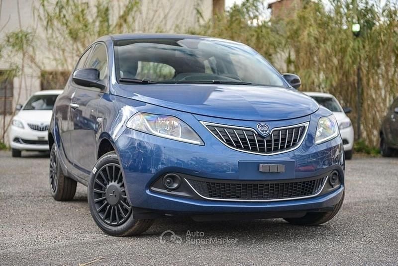 Blu Usata 2023 Lancia Ypsilon Silver Utilitaria | 9450 € (Super prezzo) - Immagine 1/4