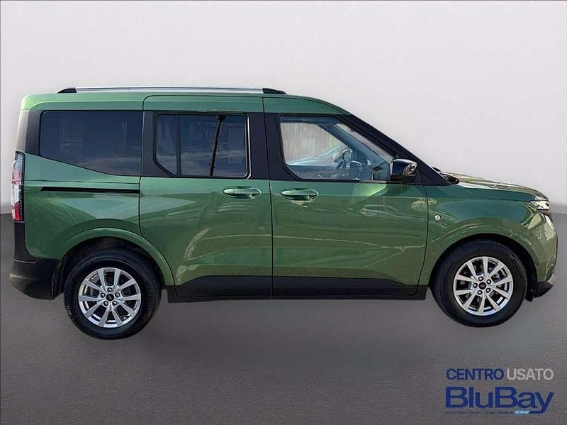 Usata Ford Tourneo Courier Titanium 126 CV (92 kW) 2024 Verde Monovolume