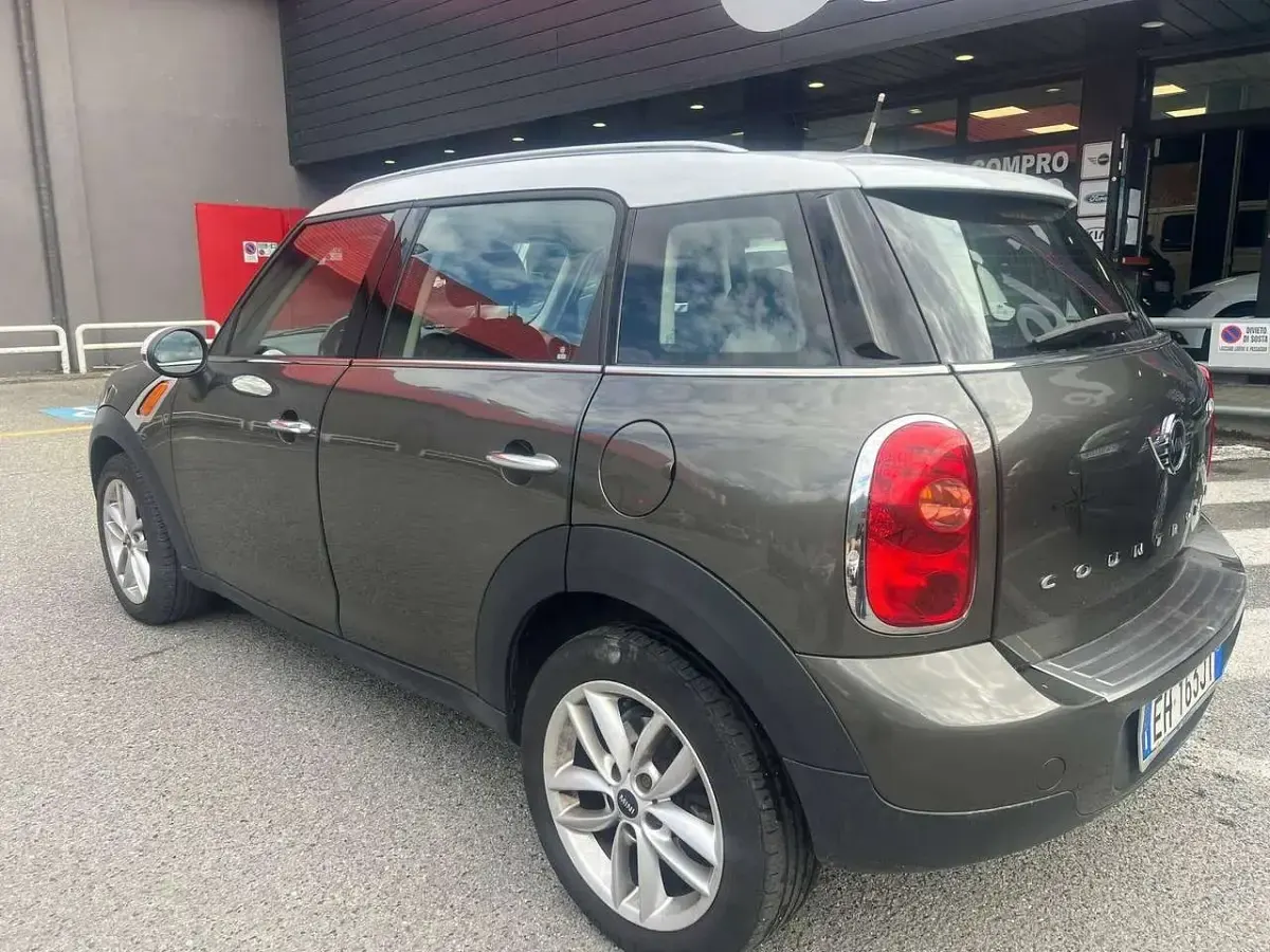Usata Mini Cooper Countryman 122 CV (89 kW) 2011 Bicolore SUV