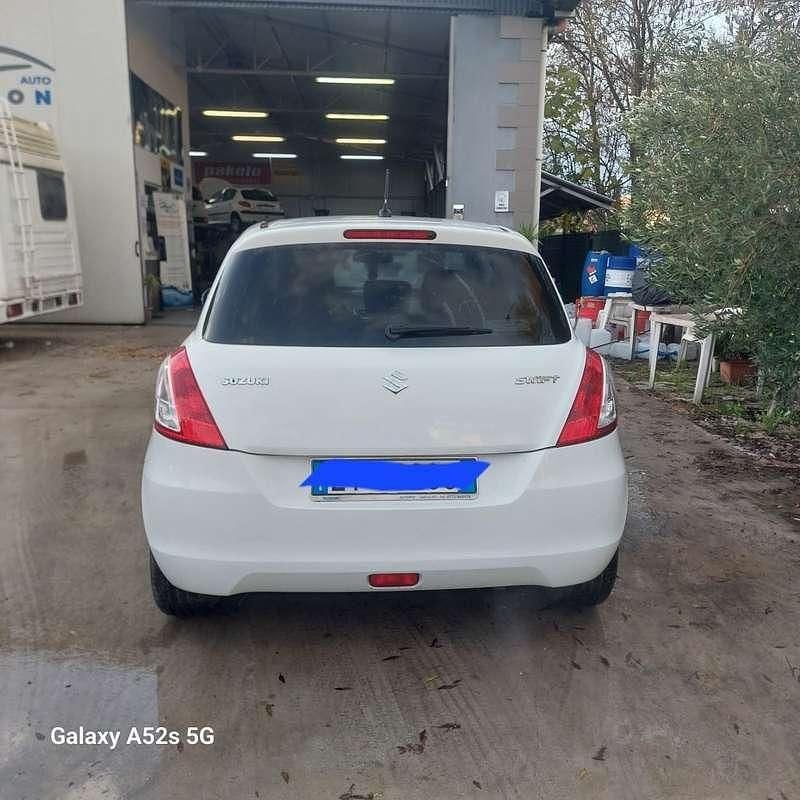 Usata Suzuki Swift 94 CV (69 kW) 2013 Bianco Utilitaria