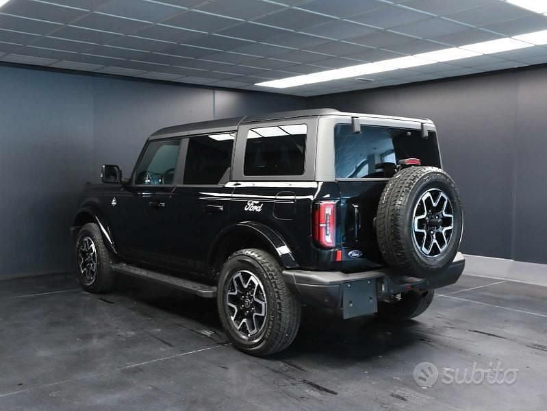 Usata Ford Bronco Outer Banks 335 CV (246 kW) 2024 73b absolute black pastello SUV