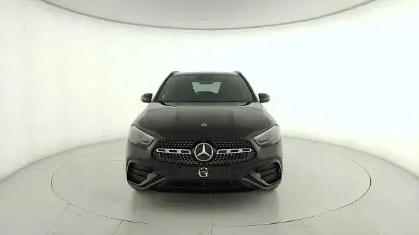 Nuova Mercedes GLA200 Advanced Plus 150 CV (110 kW) 2026 Nero cosmo metallizzato SUV