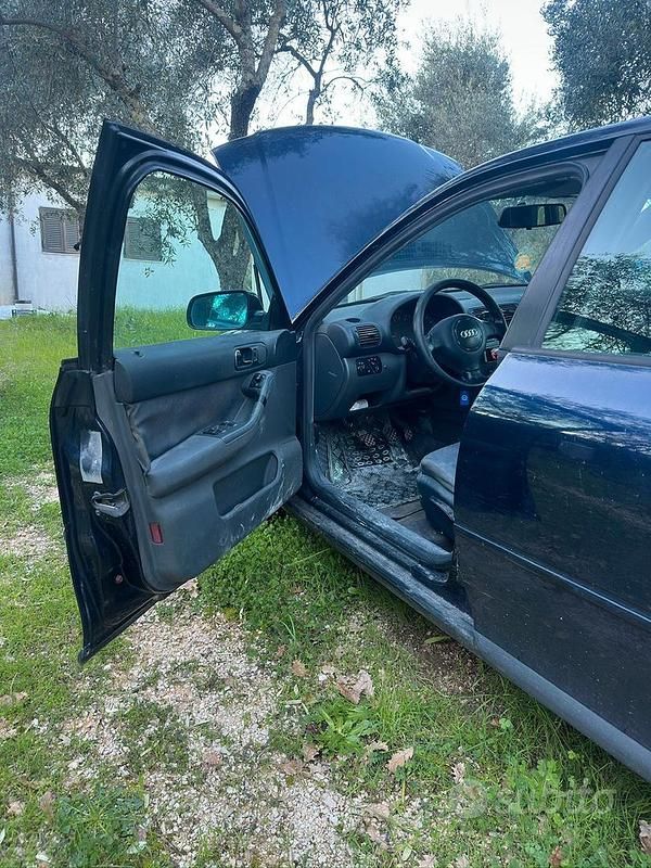 Usata Audi A3 1999 Blu Utilitaria