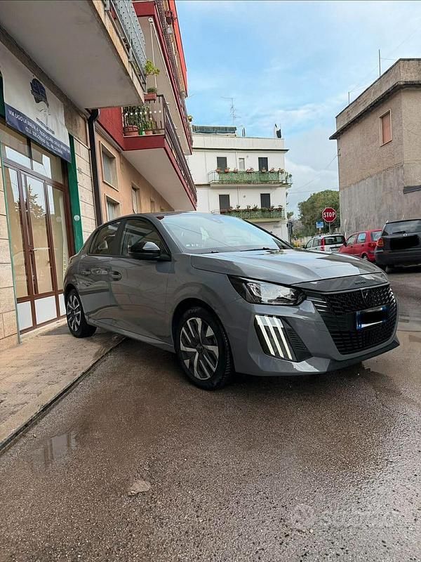 Usata Peugeot 208 Active 74 CV (54 kW) 2024 Grigio Utilitaria