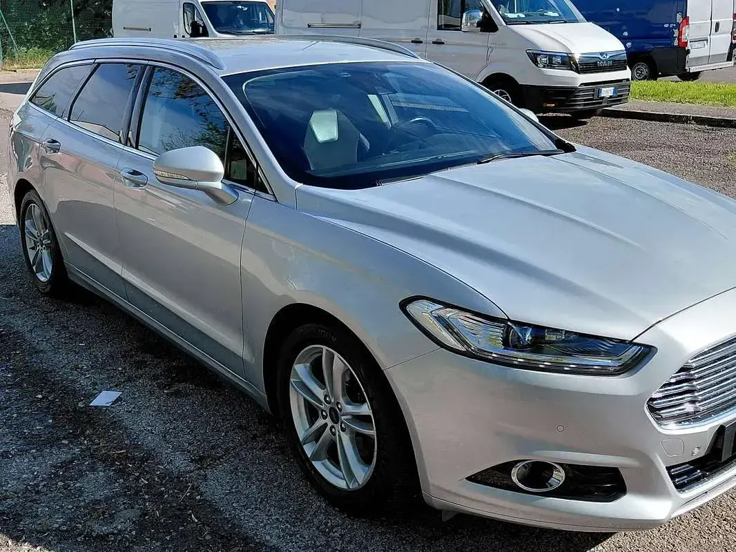 Usata Ford Mondeo 179 CV (131 kW) 2016 Argento Station wagon