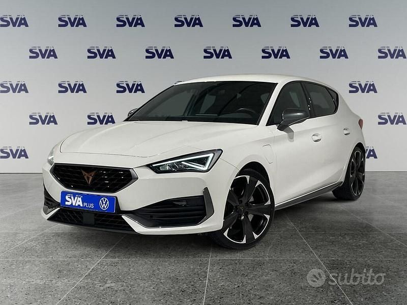 Bianco Usata 2022 Cupra Leon VZ Tre volumi | 25.500 € (Ottimo prezzo) - Immagine 1/4