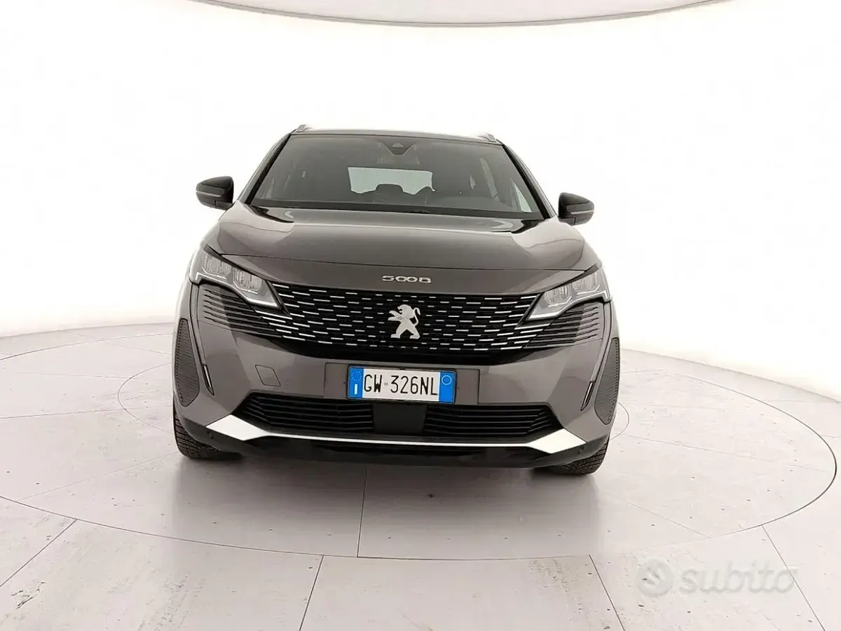 Usata Peugeot 5008 Allure 131 CV (96 kW) 2024 Grigio SUV