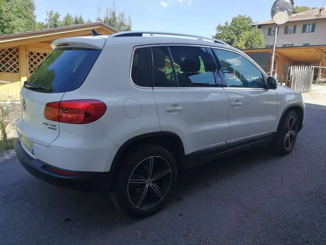 Usata VW Tiguan Highline 140 CV (102 kW) 2012 Bianco SUV