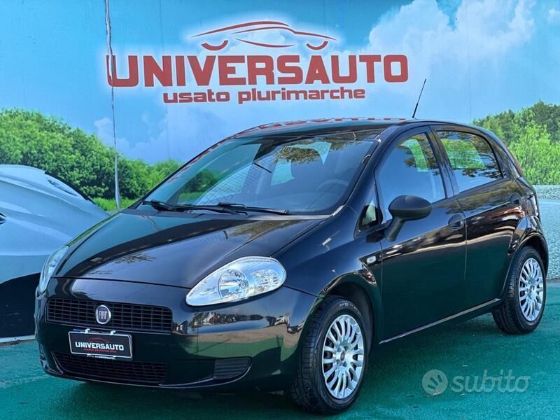 Nero Usata 2011 Fiat Grande Punto Dynamic Due volumi | 5500 € (Molto cara) - Immagine 1/4