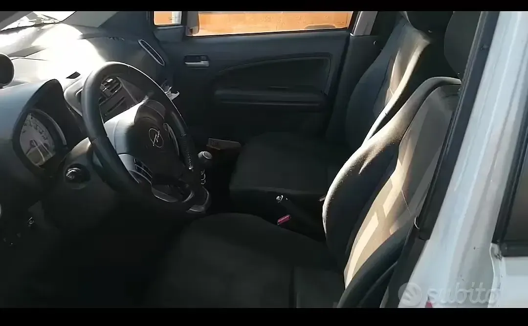 Usata Opel Agila 86 CV (63 kW) 2010 Utilitaria