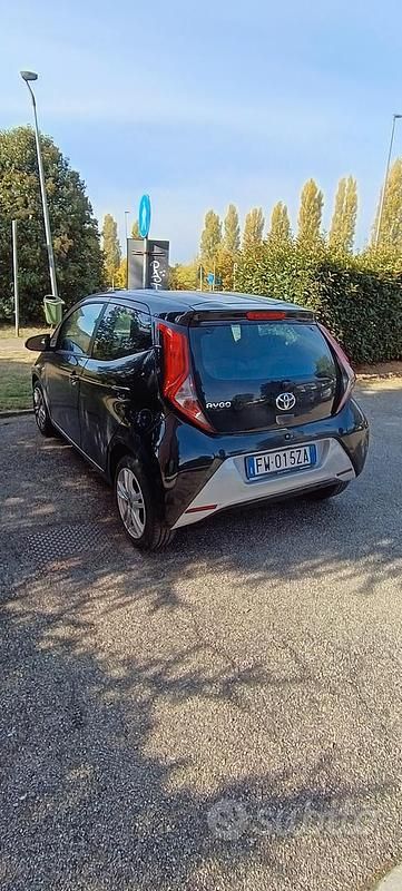 Usata 2019 Toyota Aygo Cool Due volumi | 8050 € (Ottimo prezzo) - Immagine 1/4