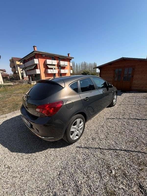 Usata Opel Astra S 110 CV (80 kW) 2015 Berlina