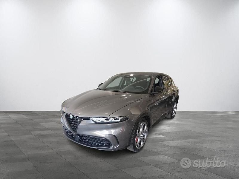 Grigio vesuvio Usata 2024 Alfa Romeo Tonale Edizione Speciale SUV | 35.700 € (Molto cara) - Immagine 1/4