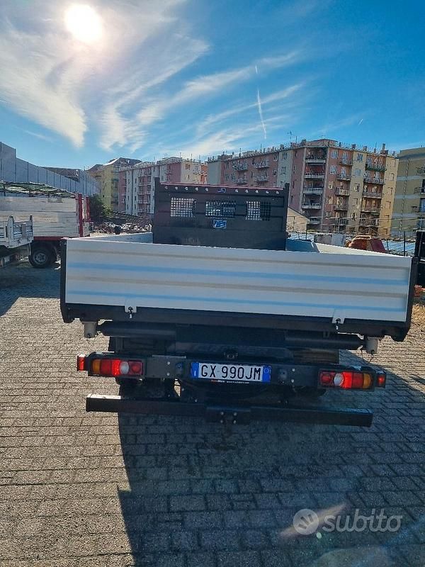 Usata Mitsubishi Canter 2022 Bianco