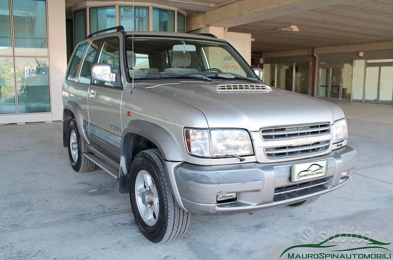Grigio Usata 2001 Isuzu Trooper SUV | 7500 € - Immagine 1/4