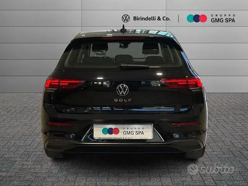 Usata VW Golf VIII Life 116 CV (85 kW) 2023 Nero Berlina