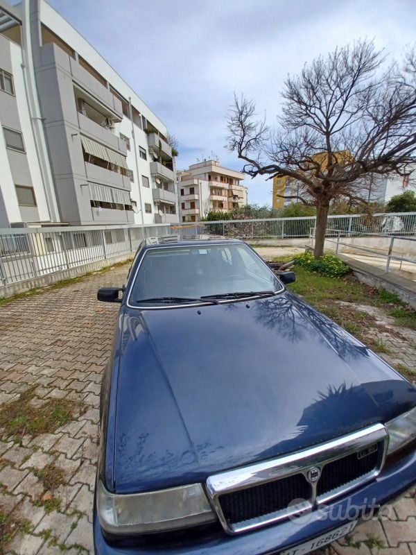 Usata Lancia Thema 147 CV (108 kW) 1990