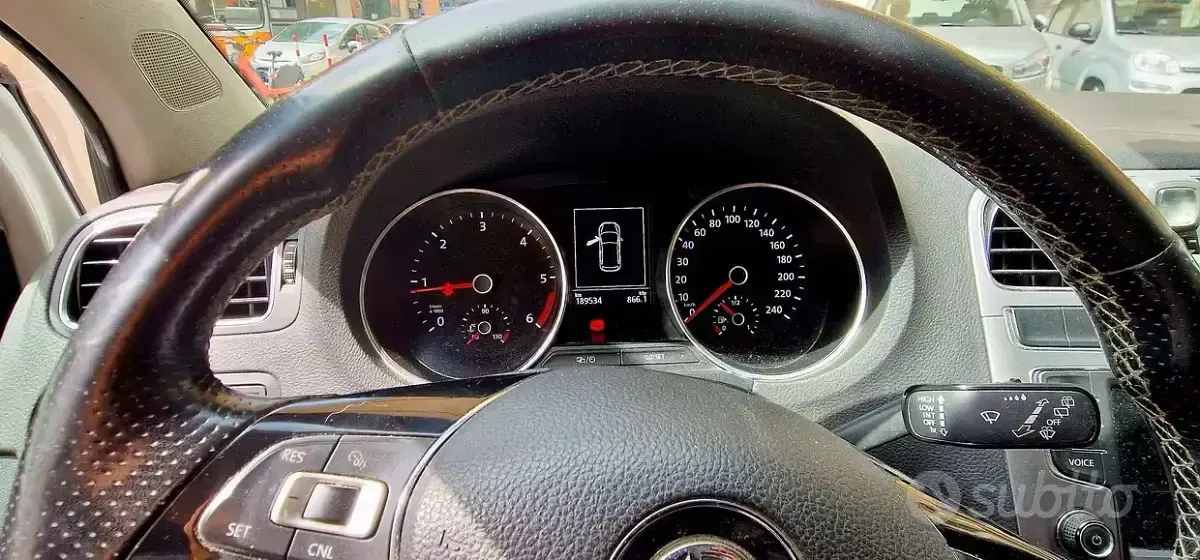 Usata VW Polo Cross 85 CV (62 kW) 2016 Bianco Utilitaria