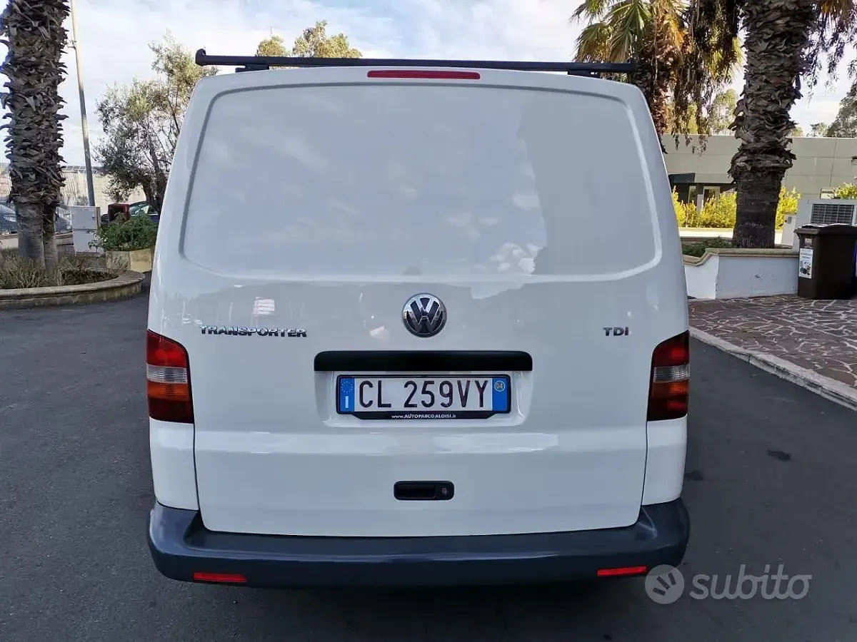 Usata VW Transporter 105 CV (77 kW) 2004 Bianco Furgone