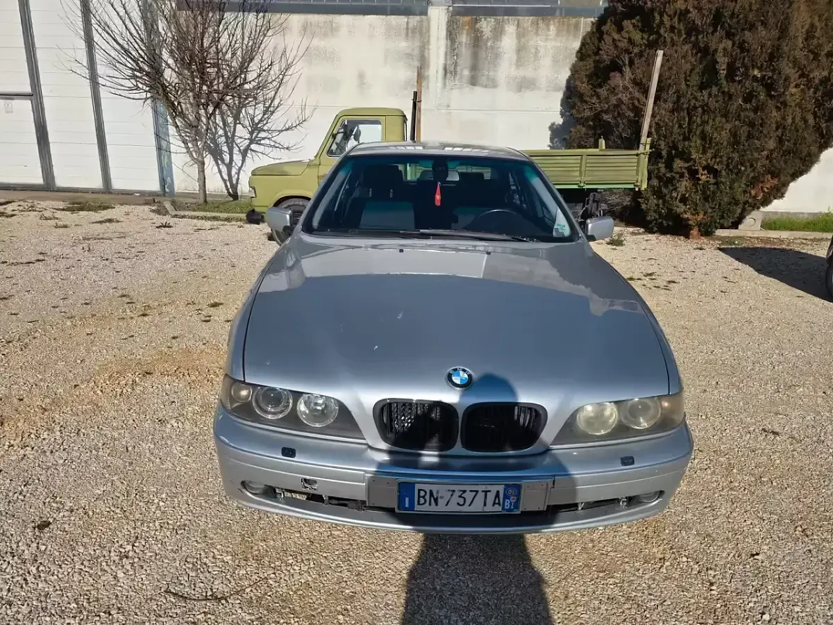 Usata BMW 525 163 CV (119 kW) 2001 Argento Berlina