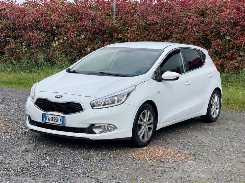 Usata Kia Ceed 128 CV (94 kW) 2015 Bianco Utilitaria