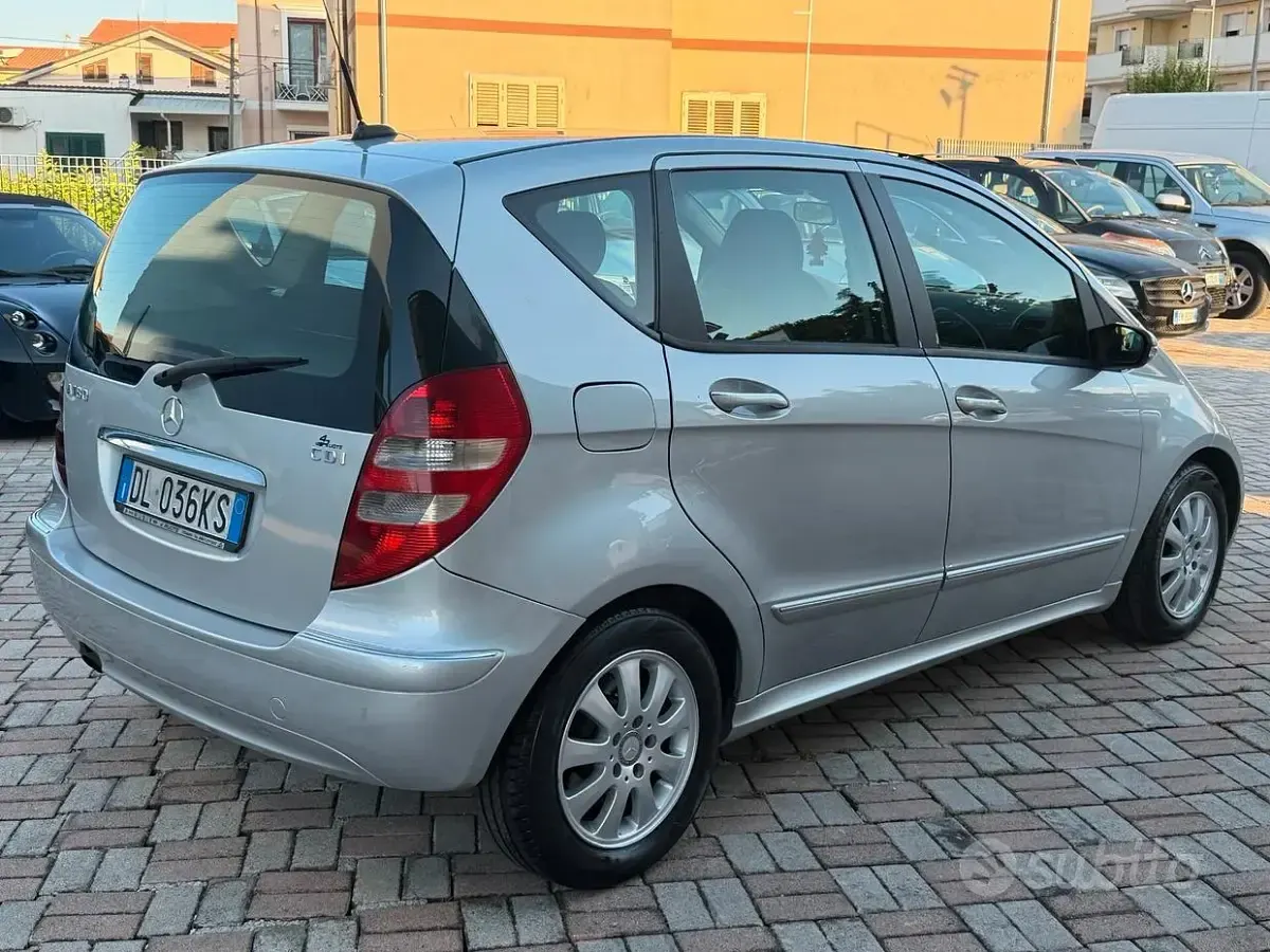 Usata Mercedes A180 Elegance 109 CV (80 kW) 2007 Grigio Berlina