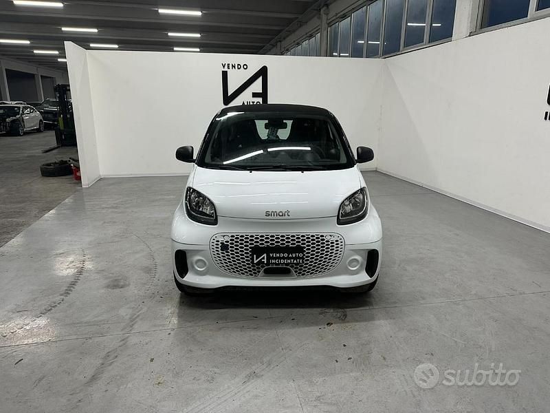 Usata Smart ForTwo Coupé Passion 30 kW (41 CV) 2022 Bianco Utilitaria